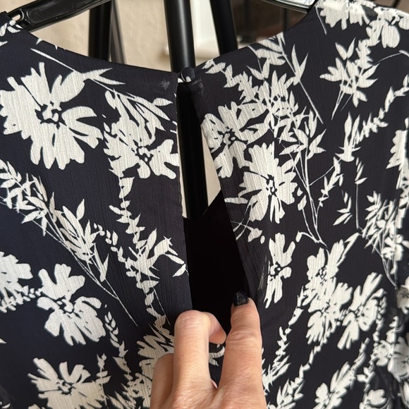 CALVIN KLEIN dress, size 8 - Picture 4 of 13